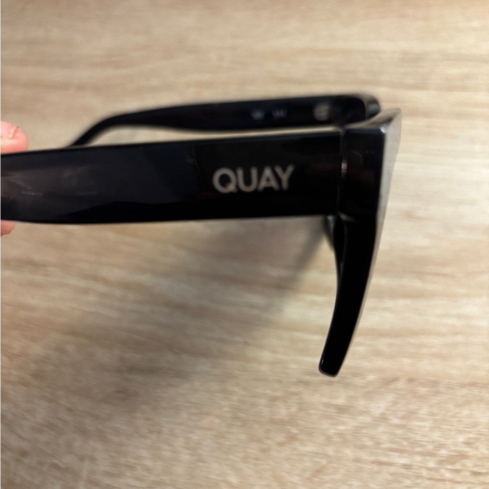 Quay Australia Icy Oversized Black Sunglasses - Picture 3 of 4